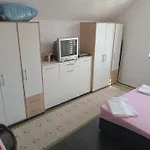 Gostinjska kuća Behar Hotonj