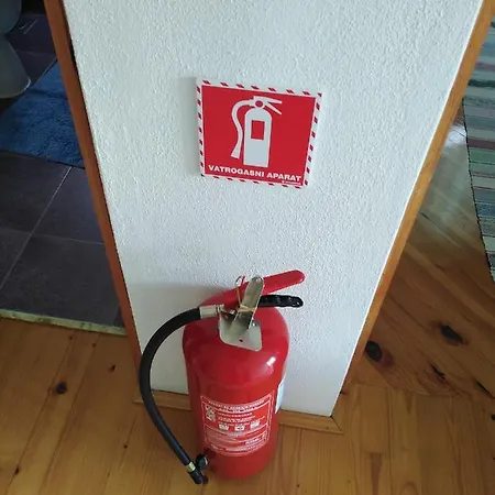 Gostinjska kuća Behar Hotonj